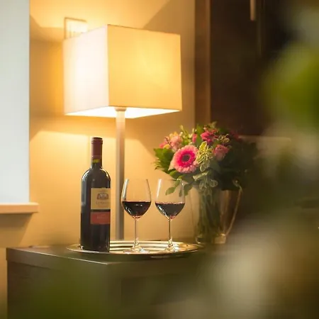 Jakob Downtown, Western Signature Collection Hotel 3*