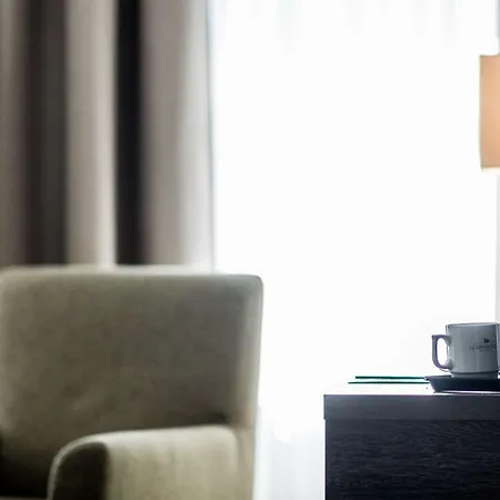 Jakob Downtown, Western Signature Collection Отель 3*