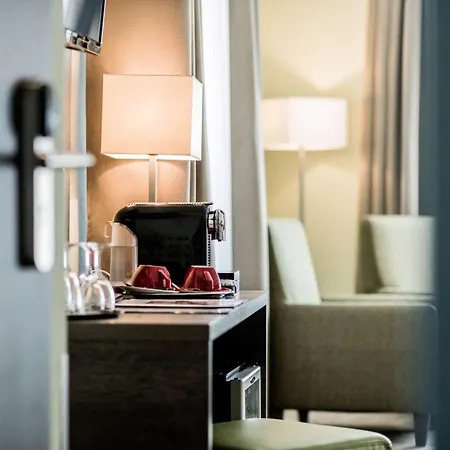 Отель Jakob Downtown, Western Signature Collection 3*