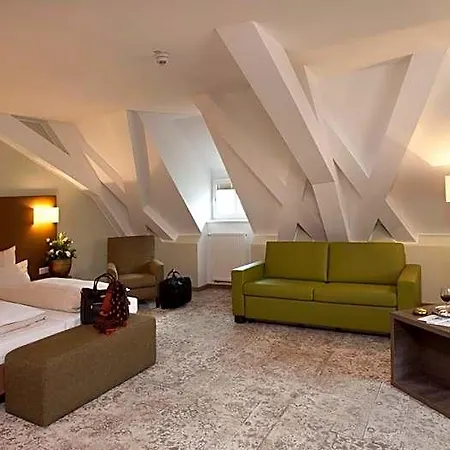Jakob Downtown, Western Signature Collection Hotel 3*
