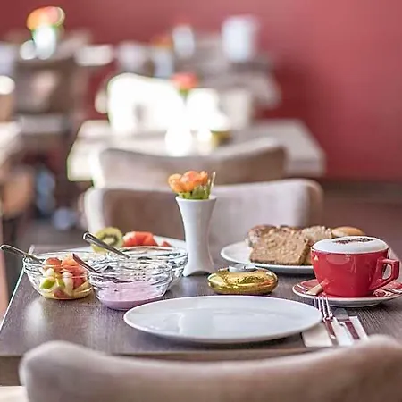 فندق Jakob Downtown, Western Signature Collection 3*