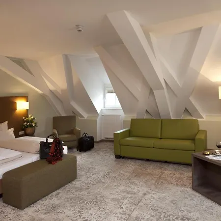 Jakob Downtown, Western Signature Collection Hotel 3*