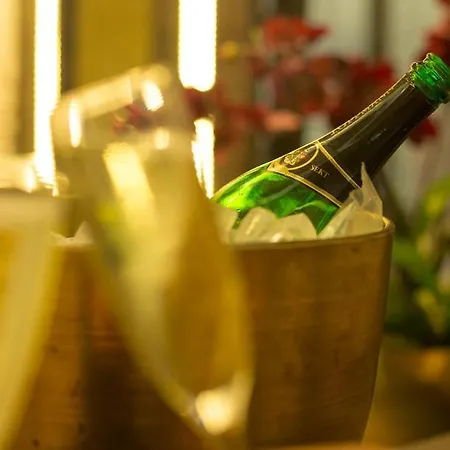 Jakob Downtown, Western Signature Collection Hotel 3*