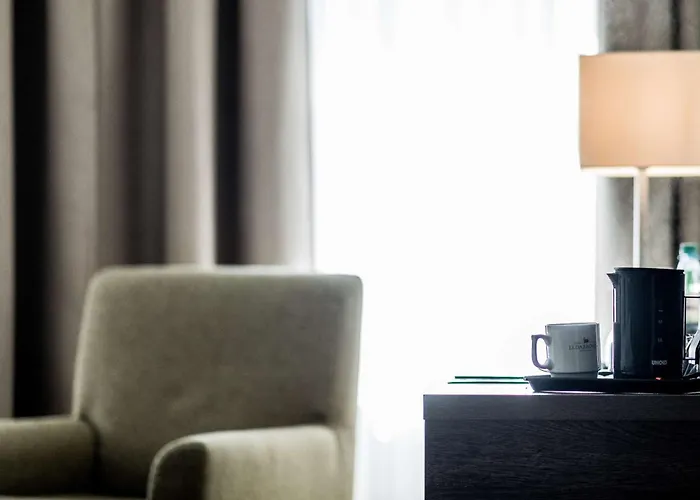 Jakob Downtown, Western Signature Collection Hotel 3*