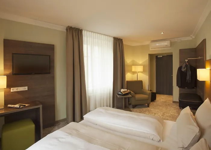 Jakob Downtown, Western Signature Collection